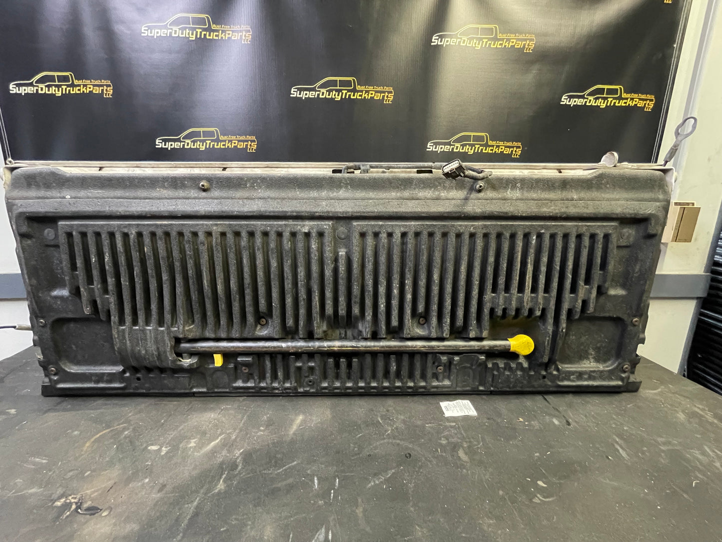 2013-2016 Superduty Platinum Tailgate Pearl White UG #12601