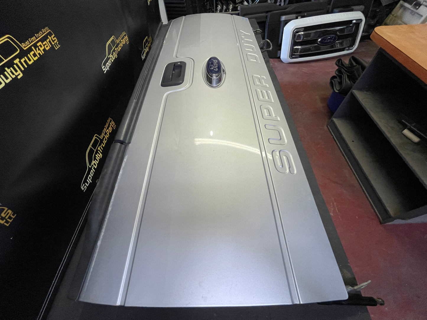 2013-2016 Superduty Tailgate step and camera (fits 08-16) silver UX #12608