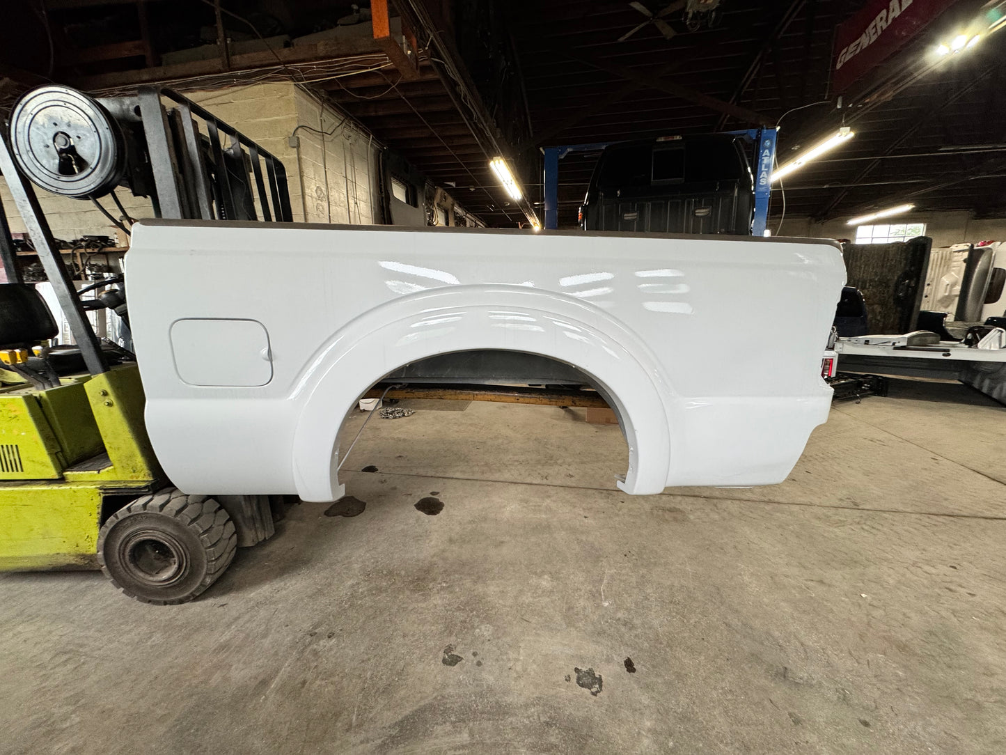 11-16 Superduty 6’9” Bed Oxford white #12718