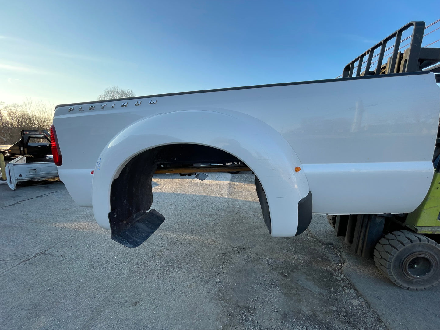 2011-2016 Superduty 8’ DRW Pearl White UG #12622