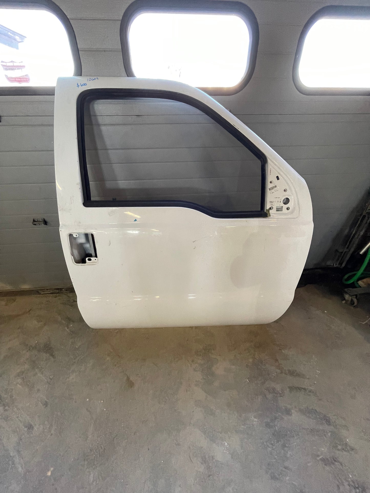 08-10 Superduty passenger front door (fits 99-10) #12602
