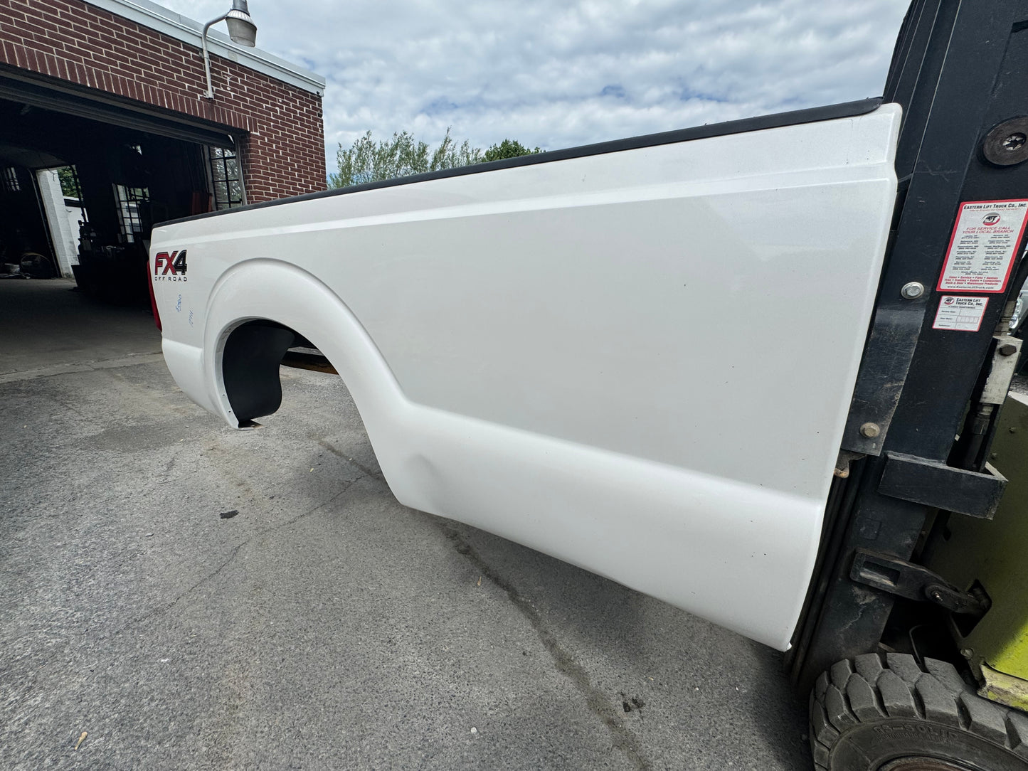 11-16 Superduty 8’ Bed Pearl White UG #12711