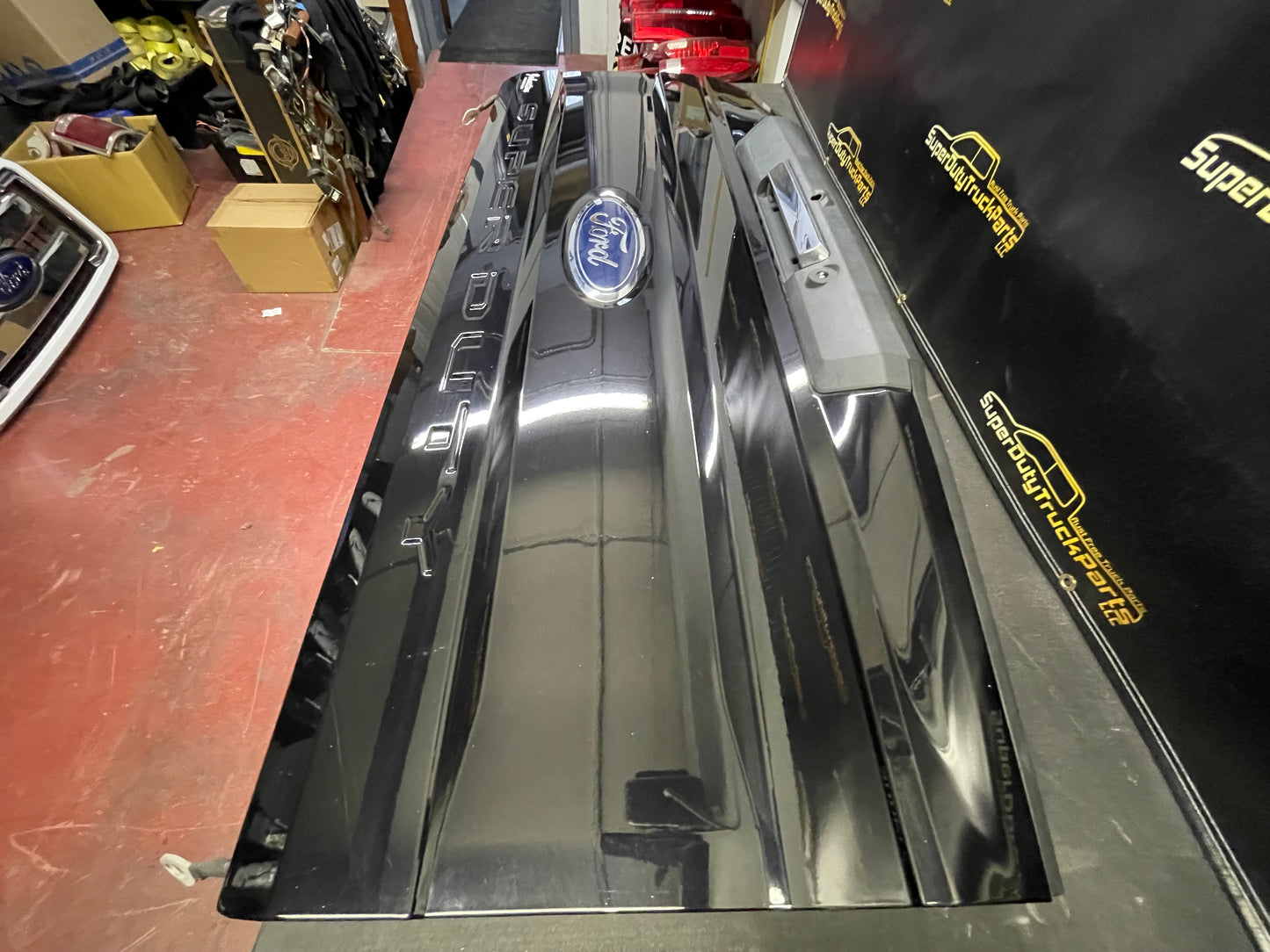 2017-2019 Superduty Tailgate- step, camera, hitch illum, power locks #10207