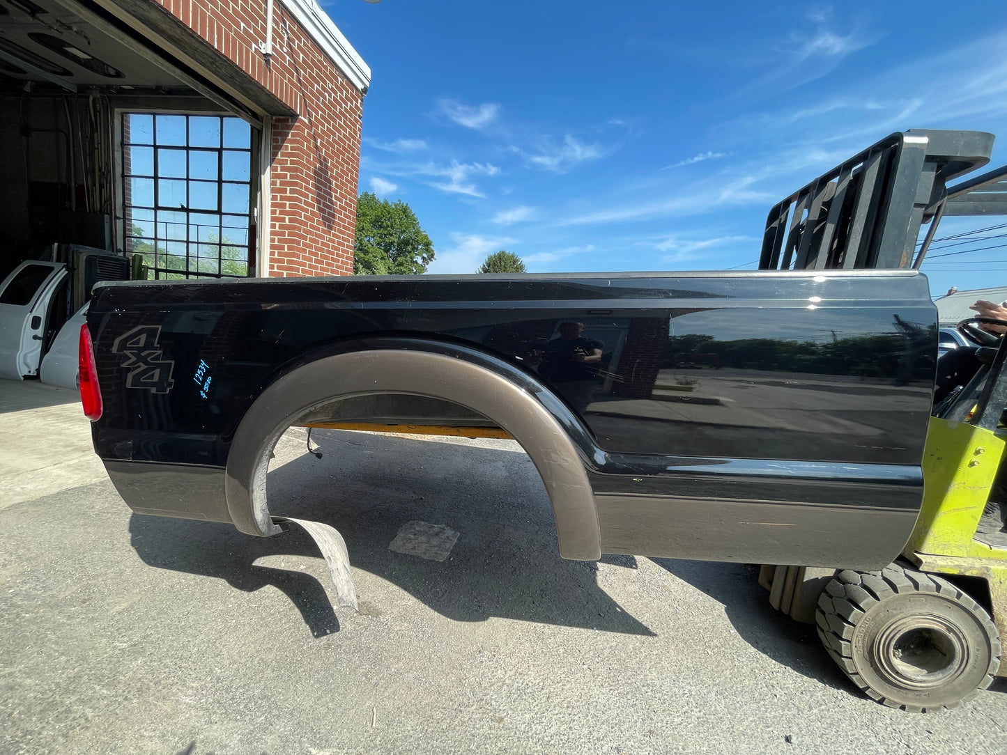 2011-2016 Superduty 8' Bed #12534 Color UH/H5