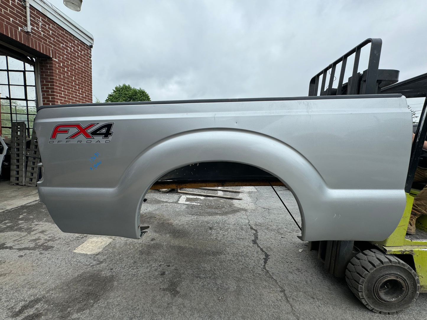 2011-2016 Superduty 6’9” ingot silver UX #12631