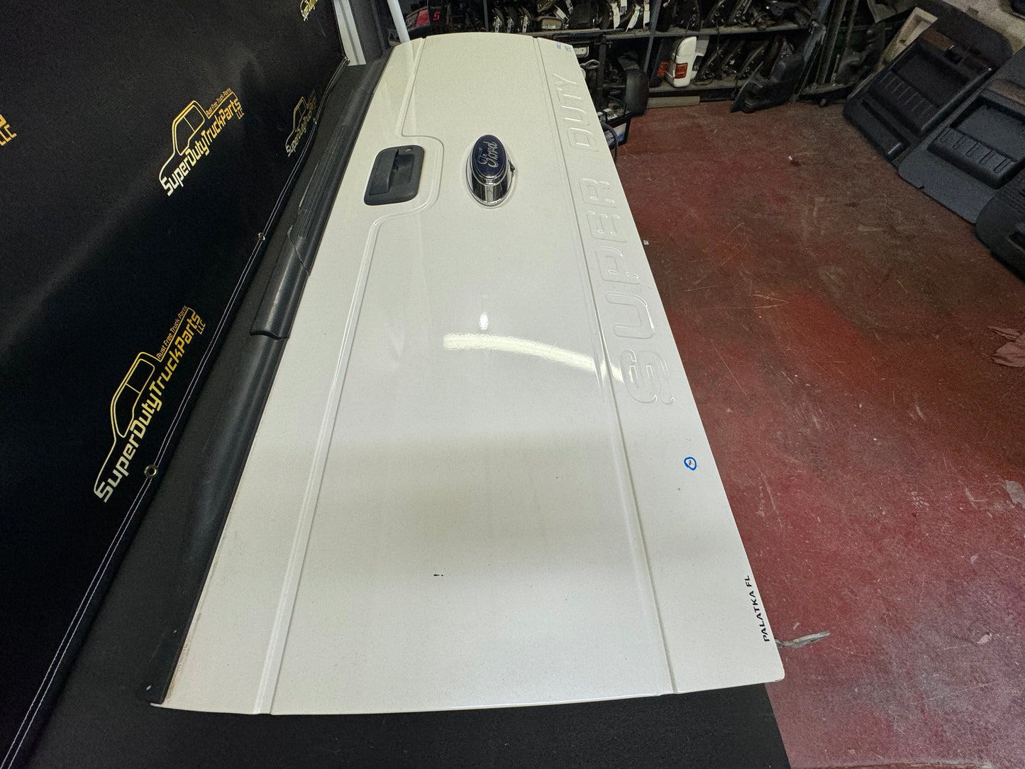 2013-2016 style tailgate step and camera pearl white UG #12621