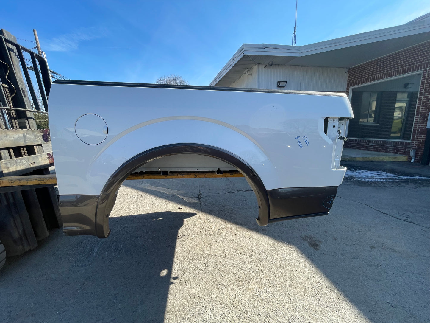 2015-2020 F150 5’6” pearl white/carribou #12601