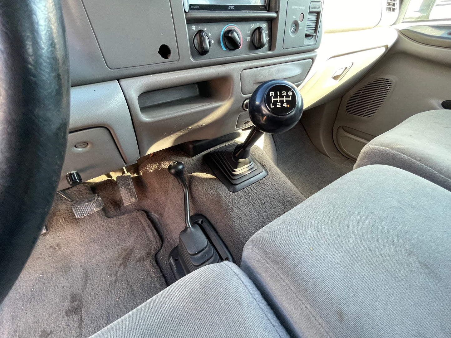 2000 Ford F250 6spd 7.3 112k miles Clean Title
