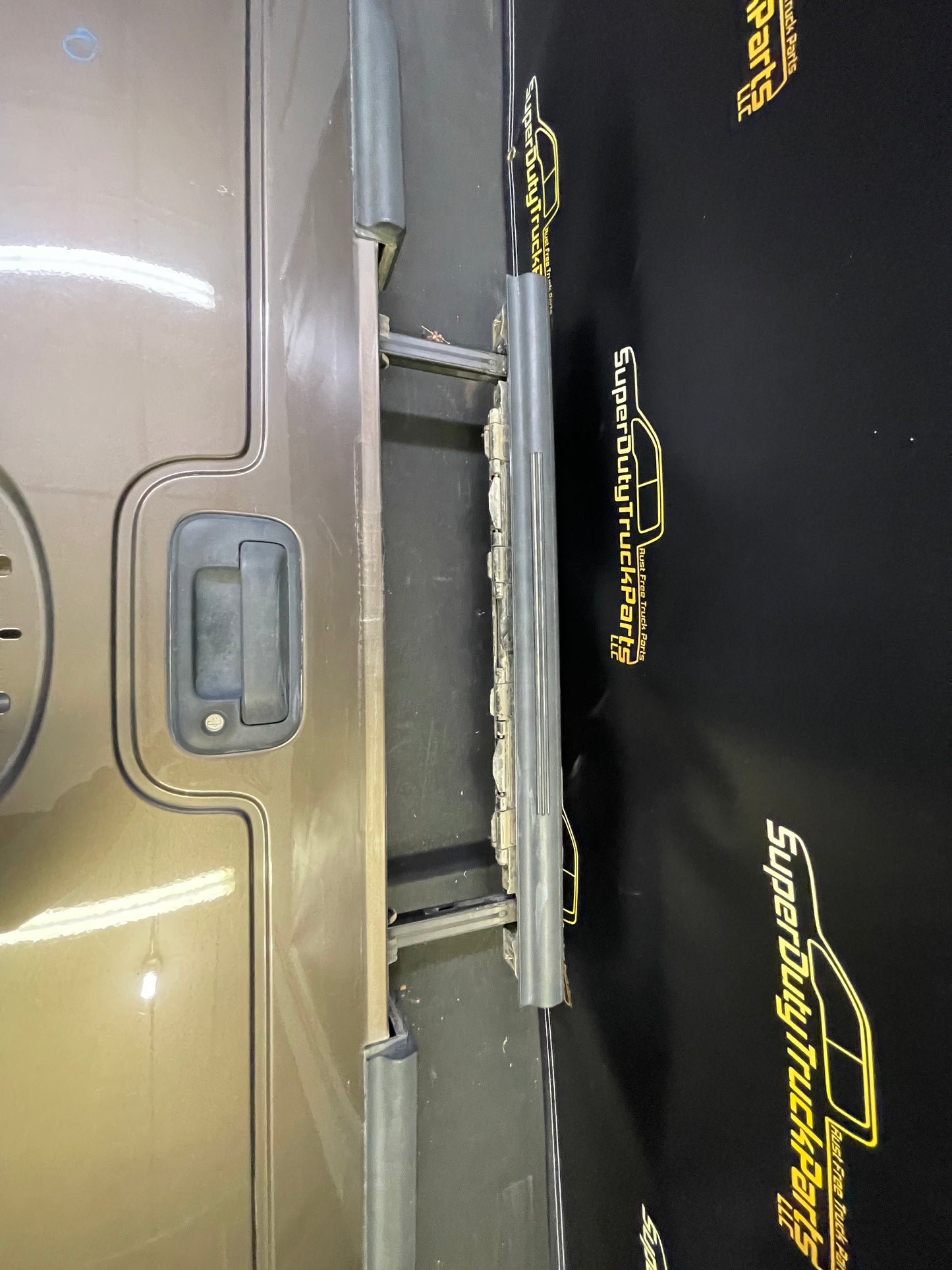 2011-2016 Superduty Tailgate w/ Step Caribou Brown H5 #10208