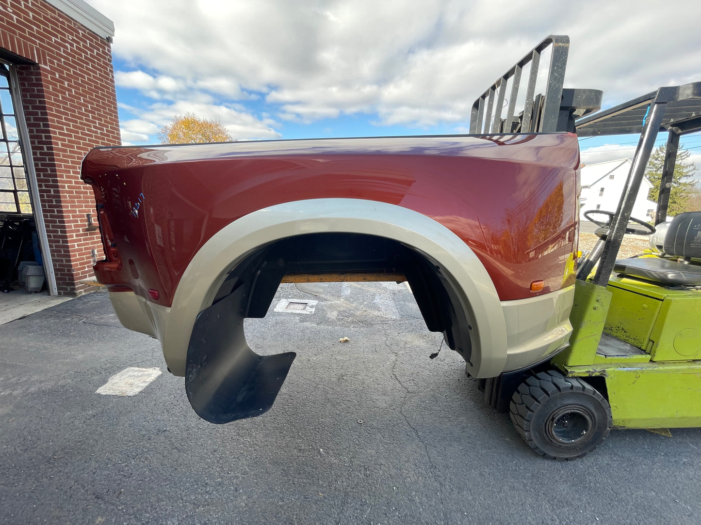 Ram 3500 Mega Cab DRW 6’4” Bed