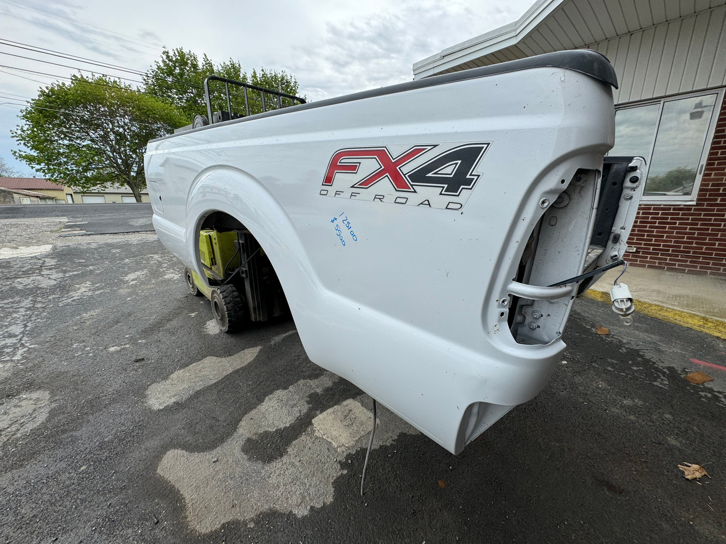 2011-2016 Superduty 8’ bed Oxford white #125100