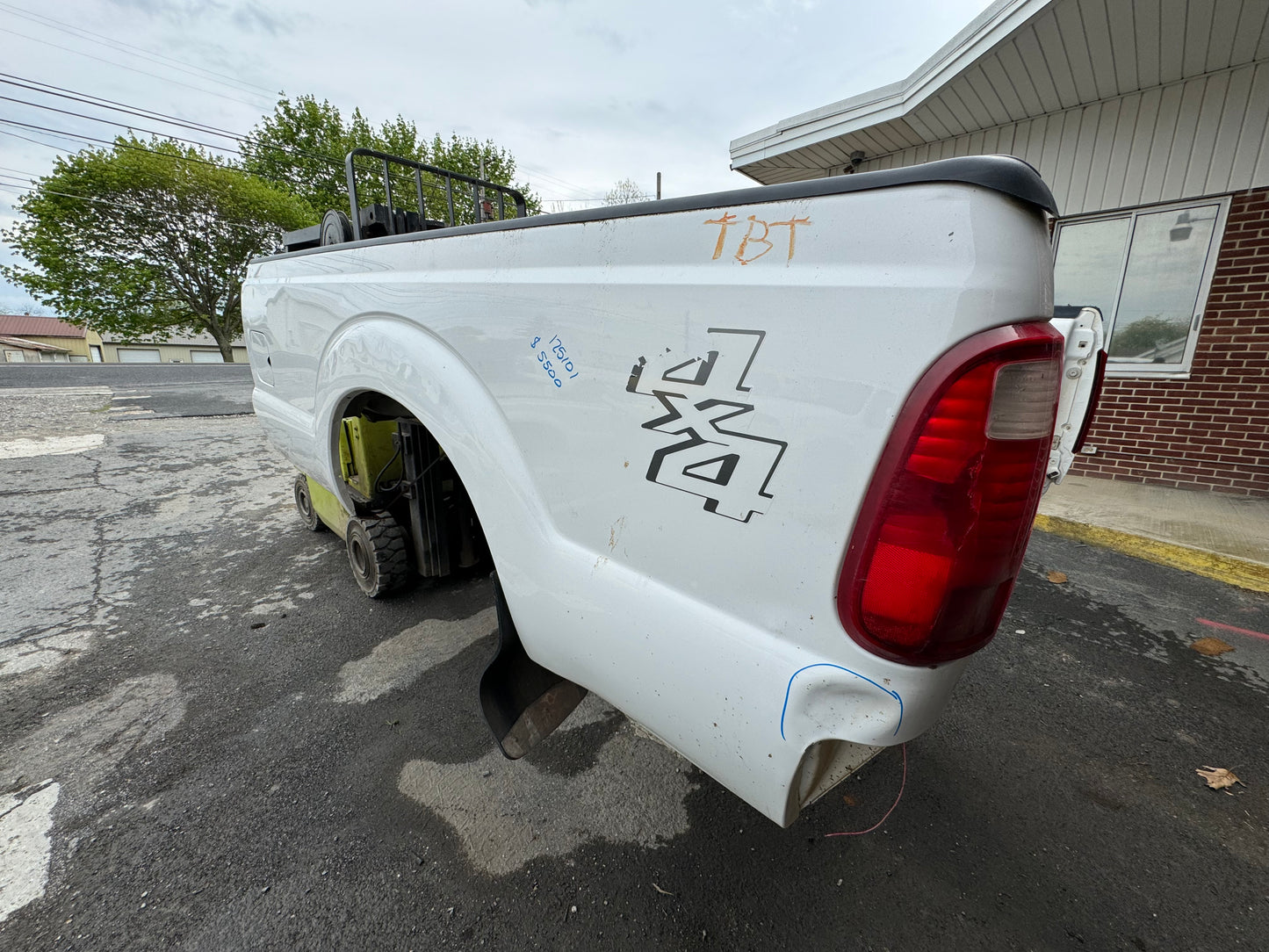 2011-2016 Superduty 8’ bed Oxford white #125101