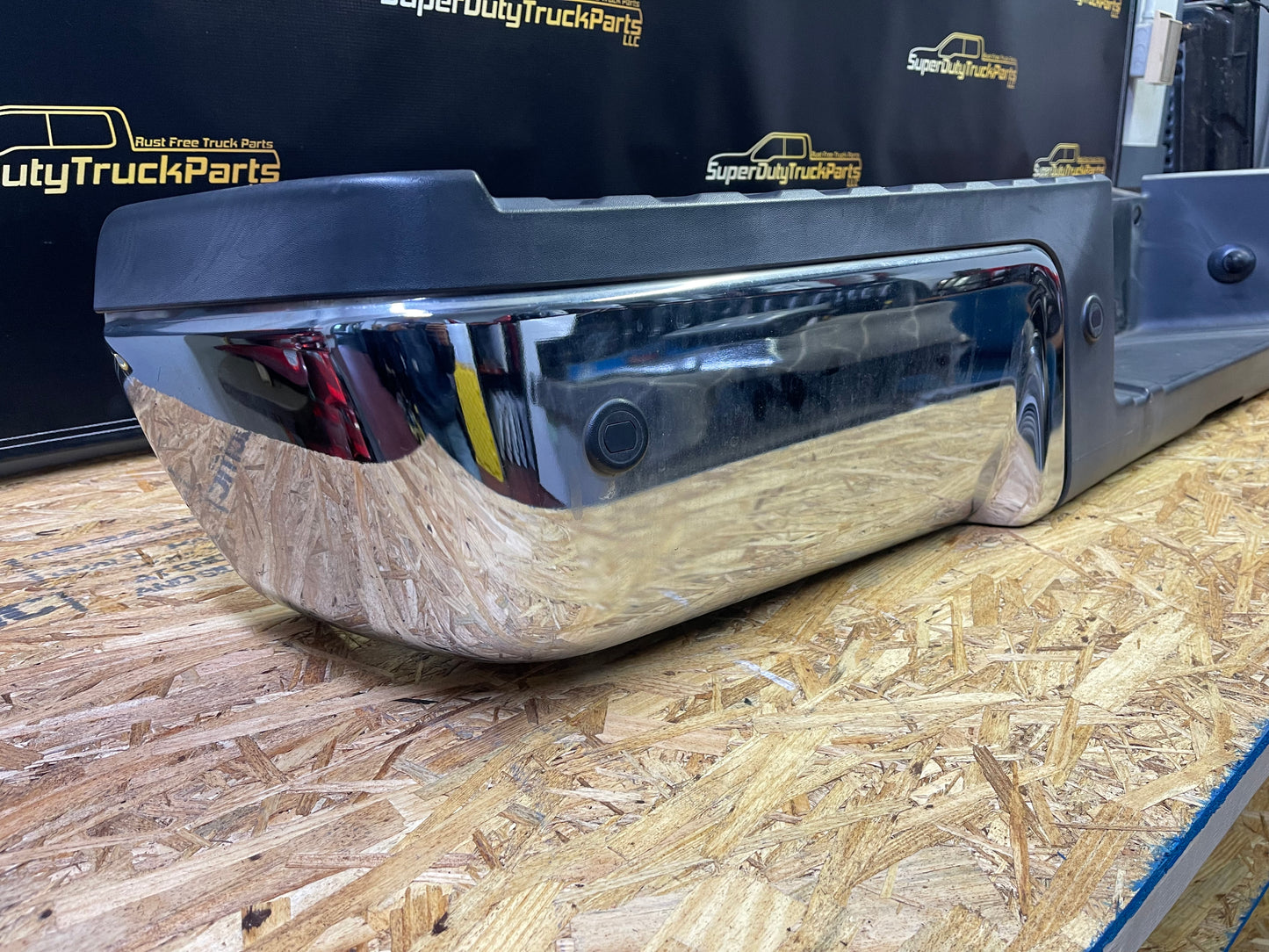 08-16 Superduty Rear Bumper w Park Assist
