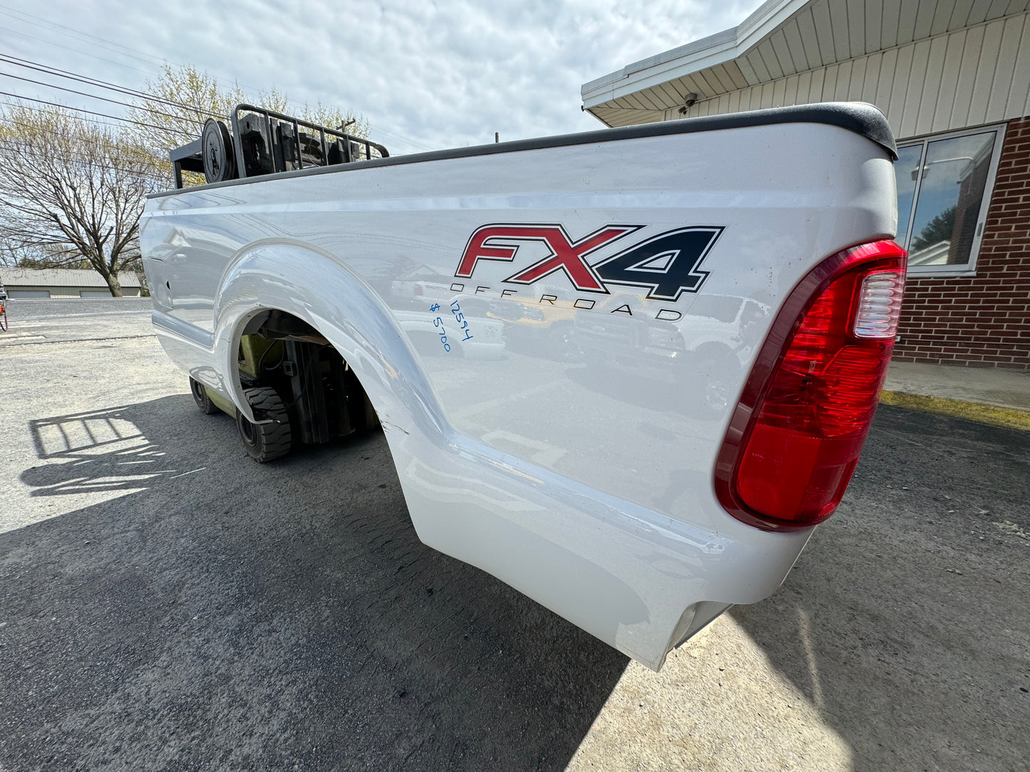 2011-2016 Superduty 8’ bed Oxford white #12594