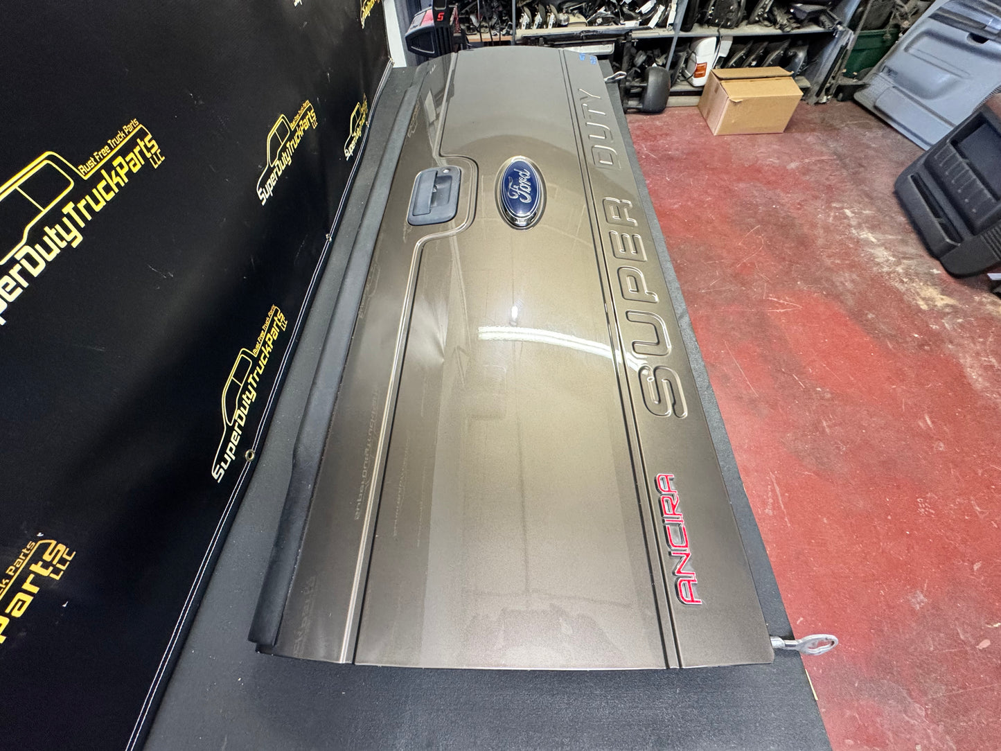 11-16 Superduty Tailgate no step no camera