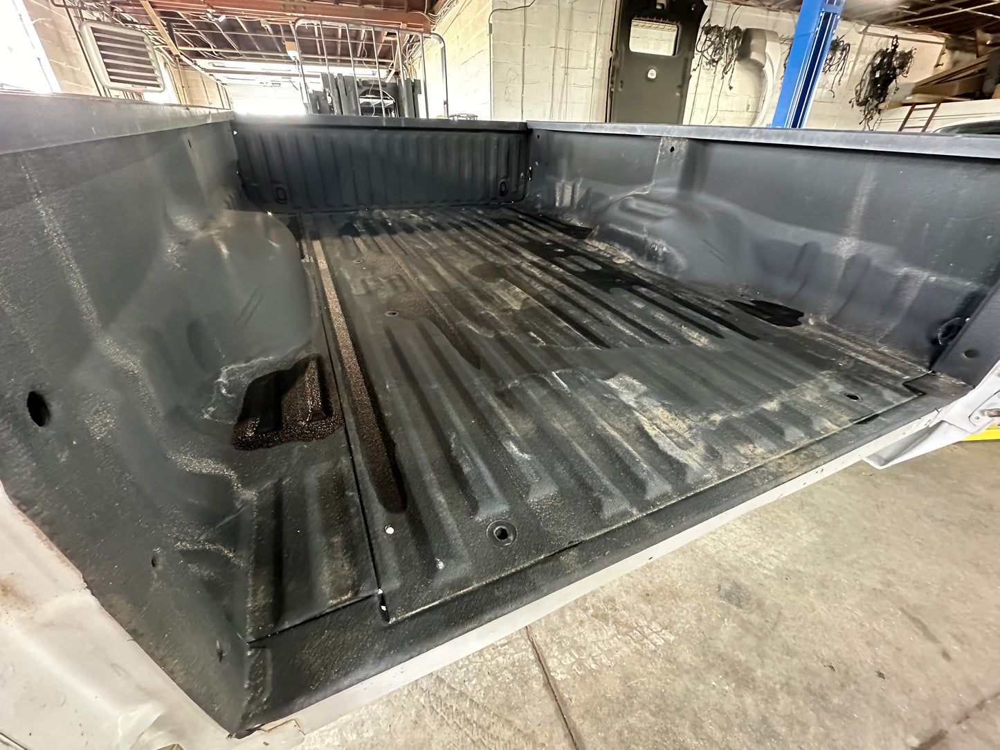2011-2016 Superduty 8’ bed Oxford white #12592