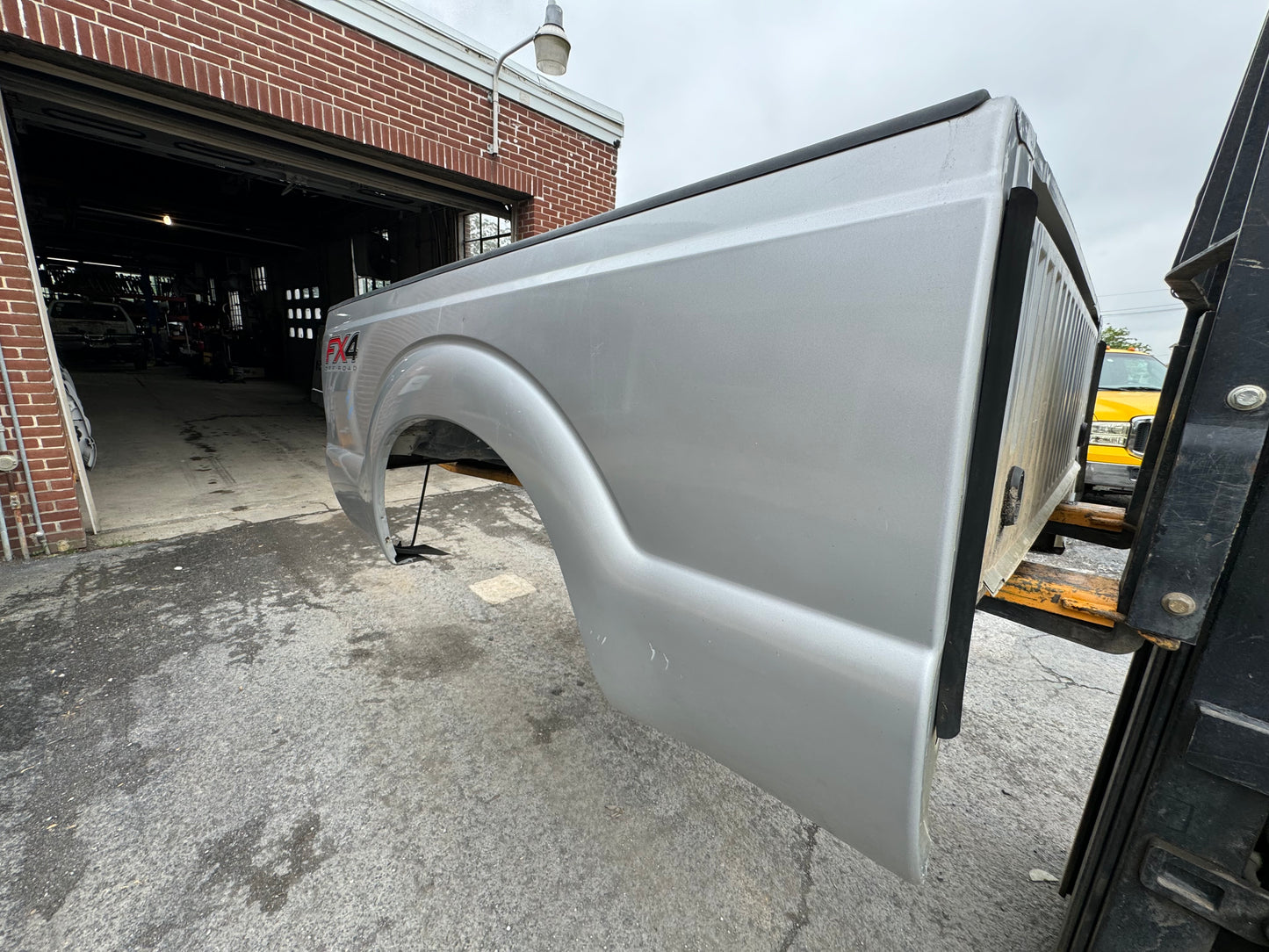2011-2016 Superduty 6’9” ingot silver UX #12631
