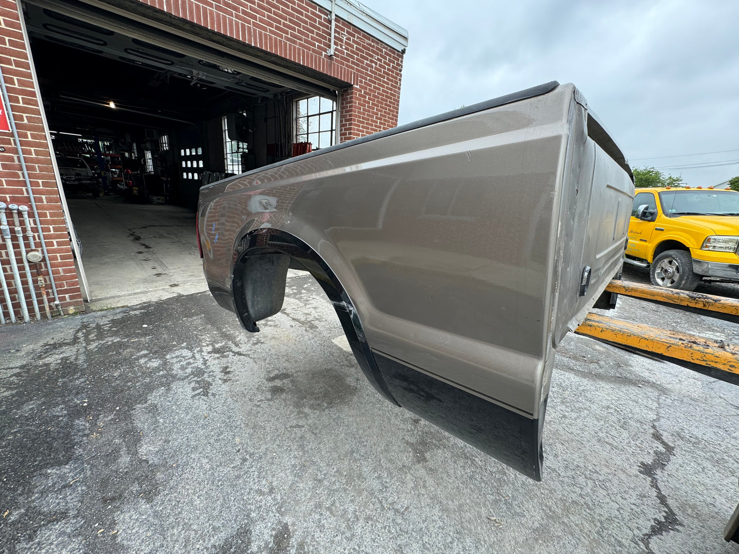 1999-2010 Superduty 6’9” Arizona beige/ black AQ/UD #12632