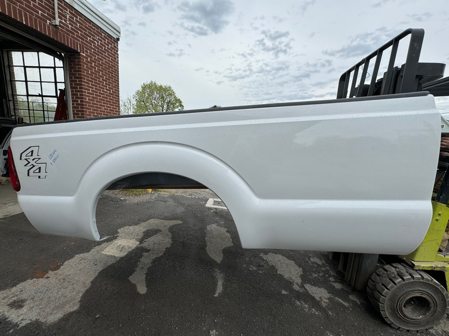 2011-2016 Superduty 8’ bed Oxford white #125102
