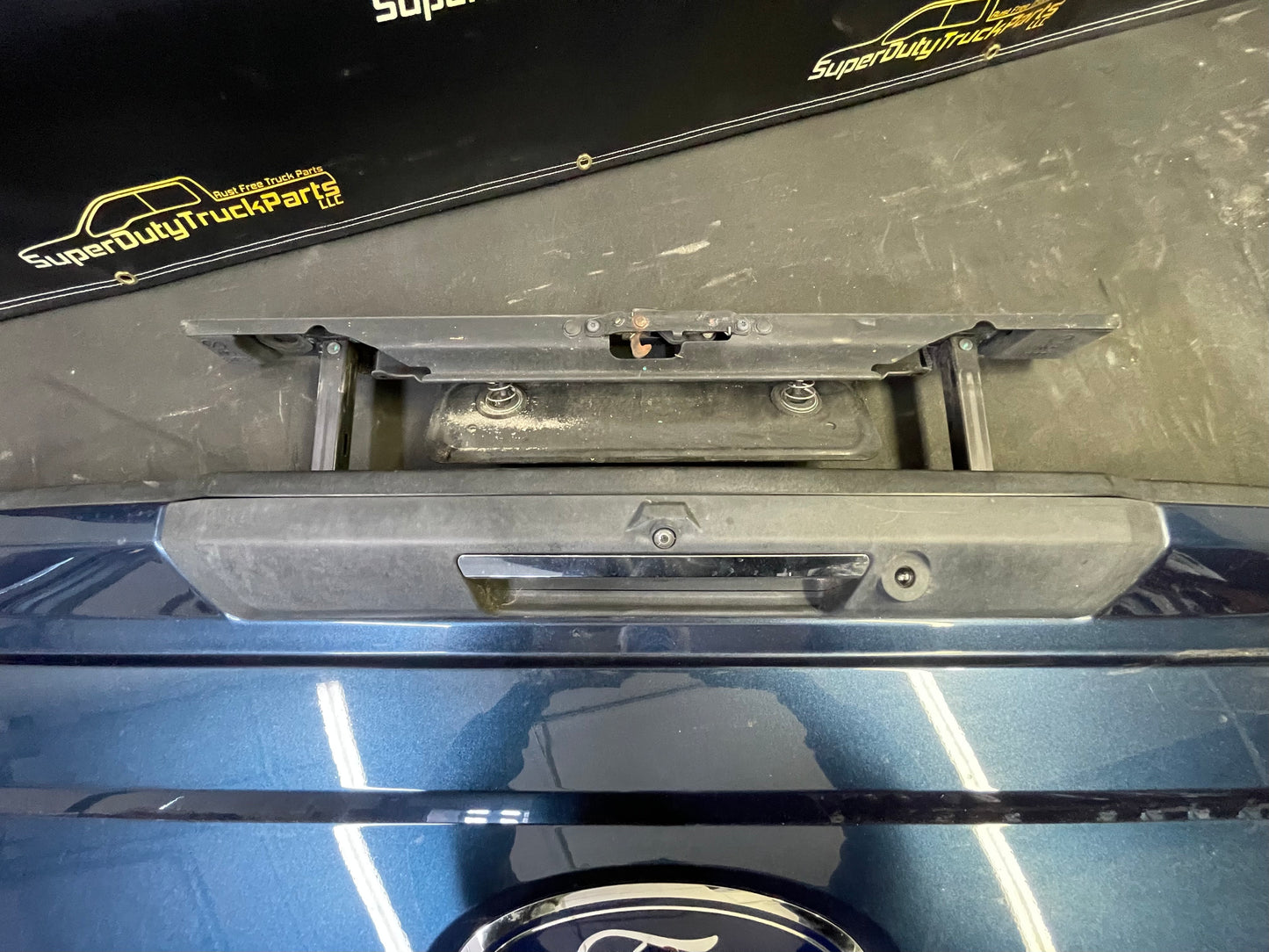 2017-2019 Superduty Tailgate step- camera- power release- hitch illumination- Blue jeans N1 #12616