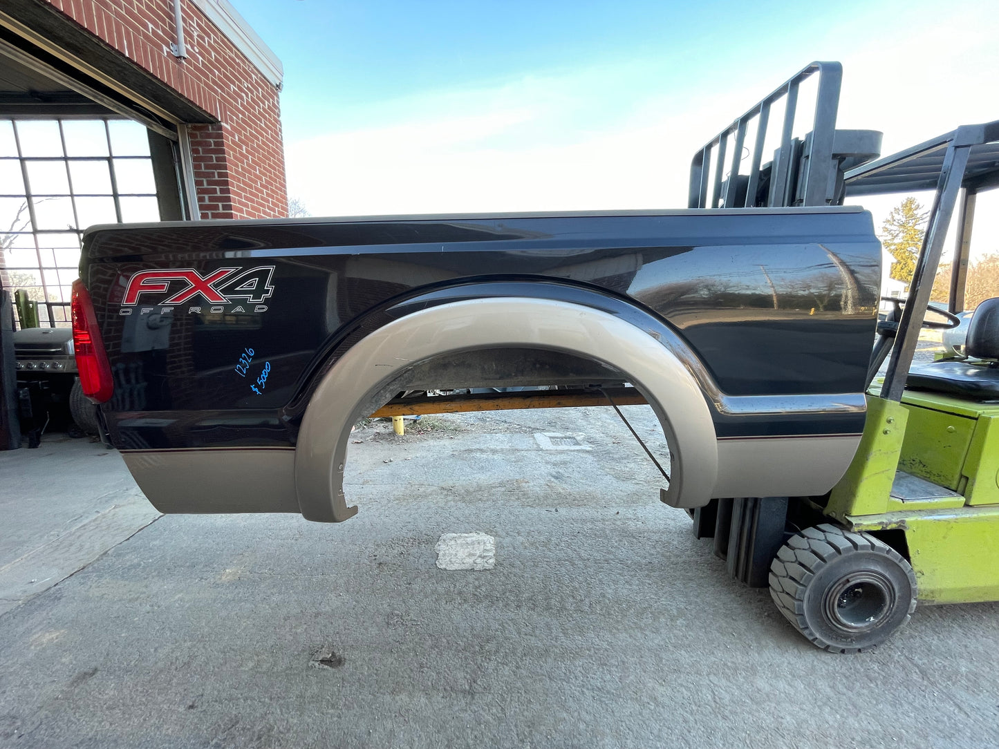 2011-2016 Superduty 6’9” Tuxedo black/ adobe UH/LQ #12326