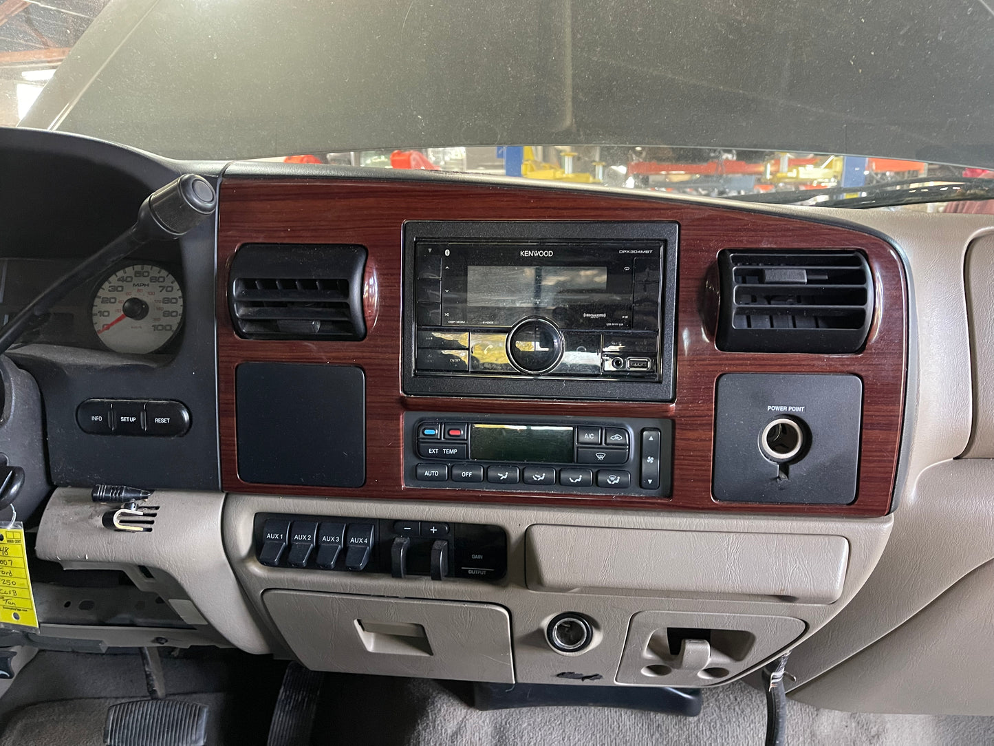 2005-2007 Superduty Lariat Dash Assy in Tan