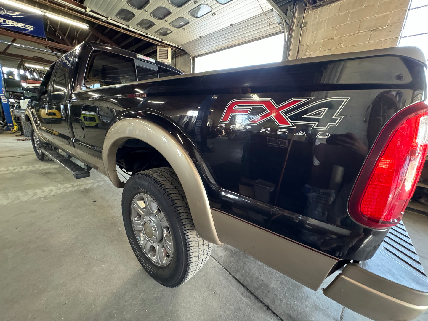 2011-2016 Superduty 8’ bed Kodiak brown/adobe #1070
