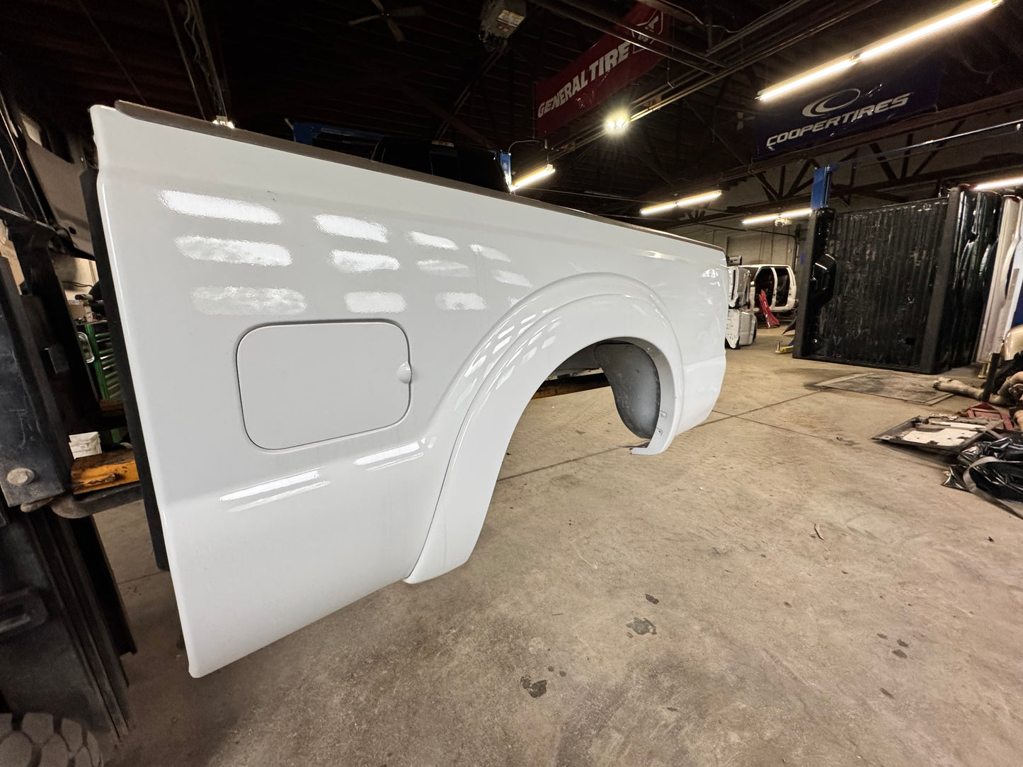 11-16 Superduty 6’9” Bed Oxford white #12718