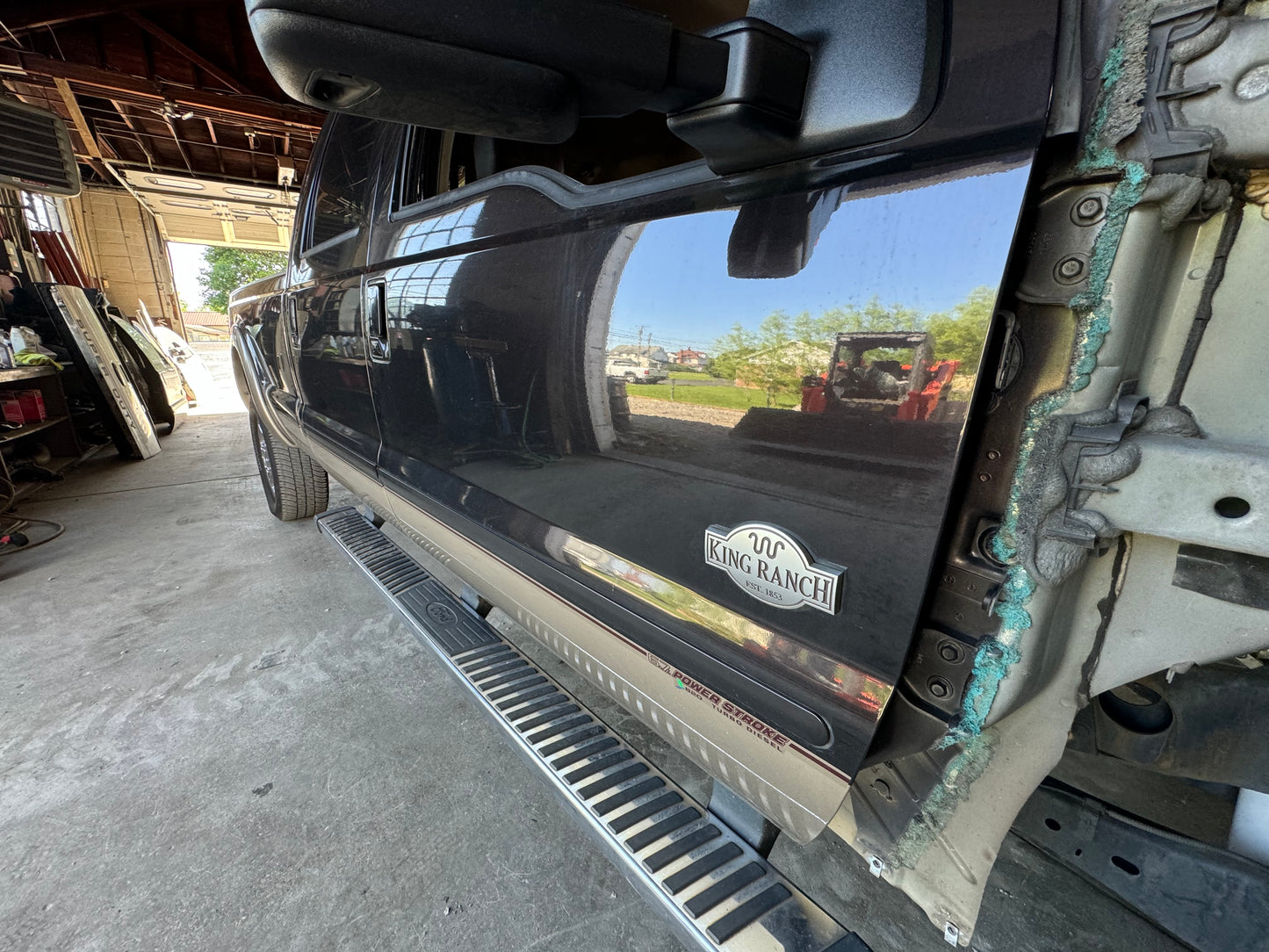 2011-2016 Superduty Passenger front door kodiak brown/adobe #1070