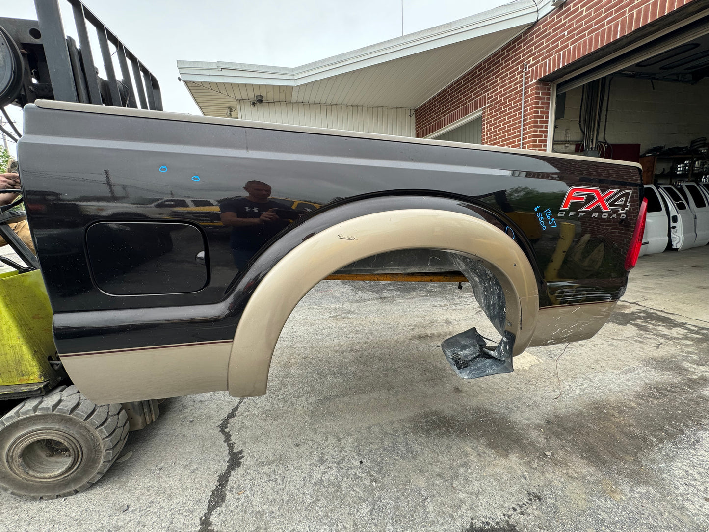 2011-2016 Superduty 6’9” kodiak brown/ adobe pale J1/LQ #12637