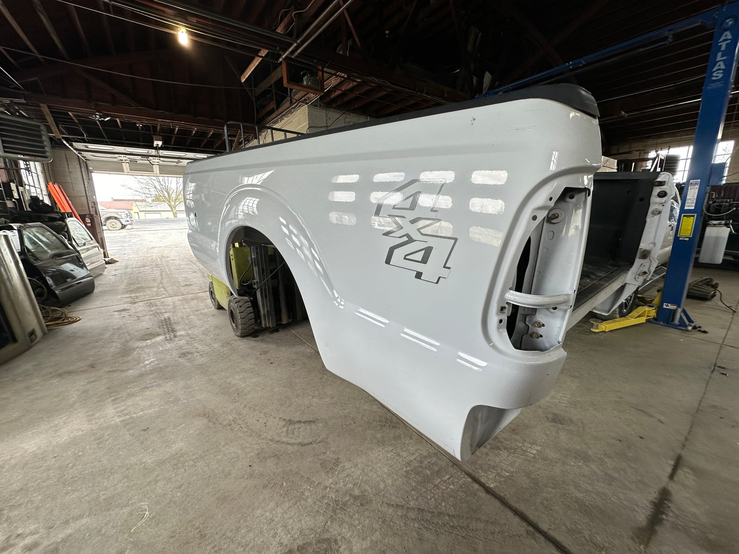 2011-2016 Superduty 8’ bed Oxford white #12592