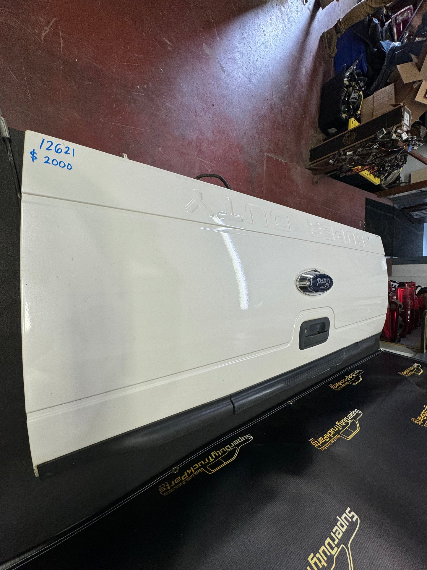 2013-2016 style tailgate step and camera pearl white UG #12621