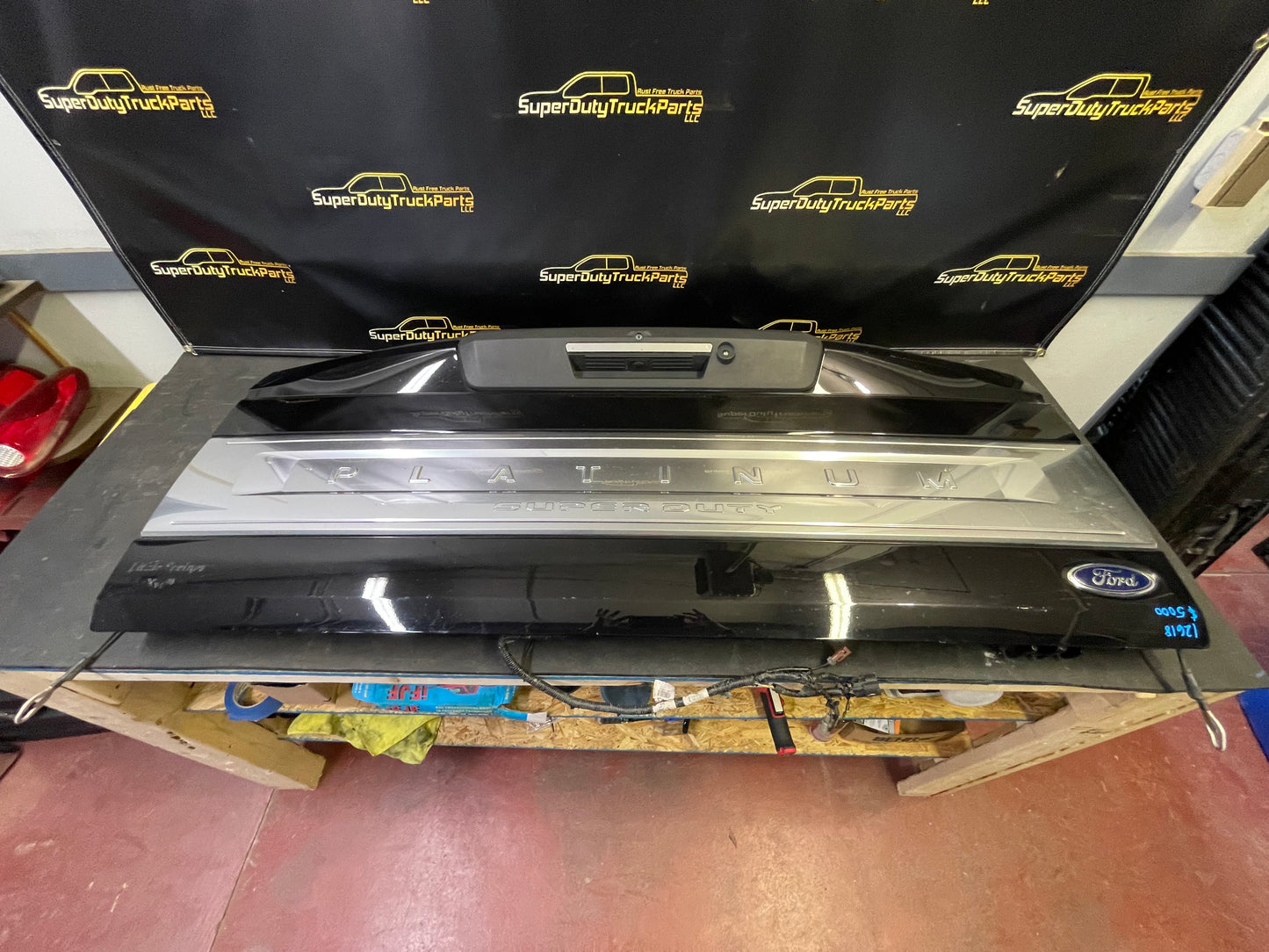 2020-2022 Superduty Tailgate Platinum- Agate black UM #12618