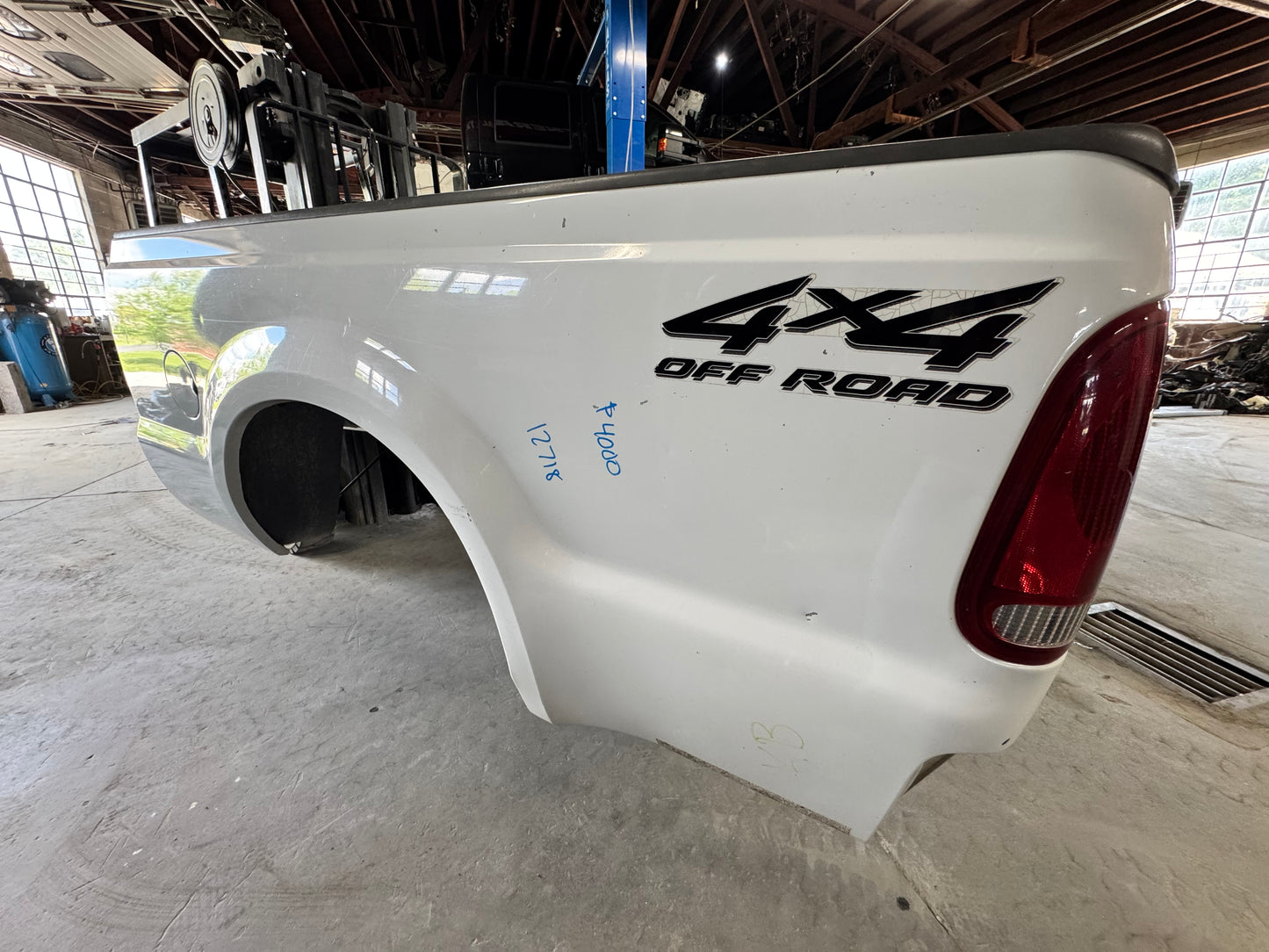 99-10 Superduty 6’9” Bed Oxford White #12718