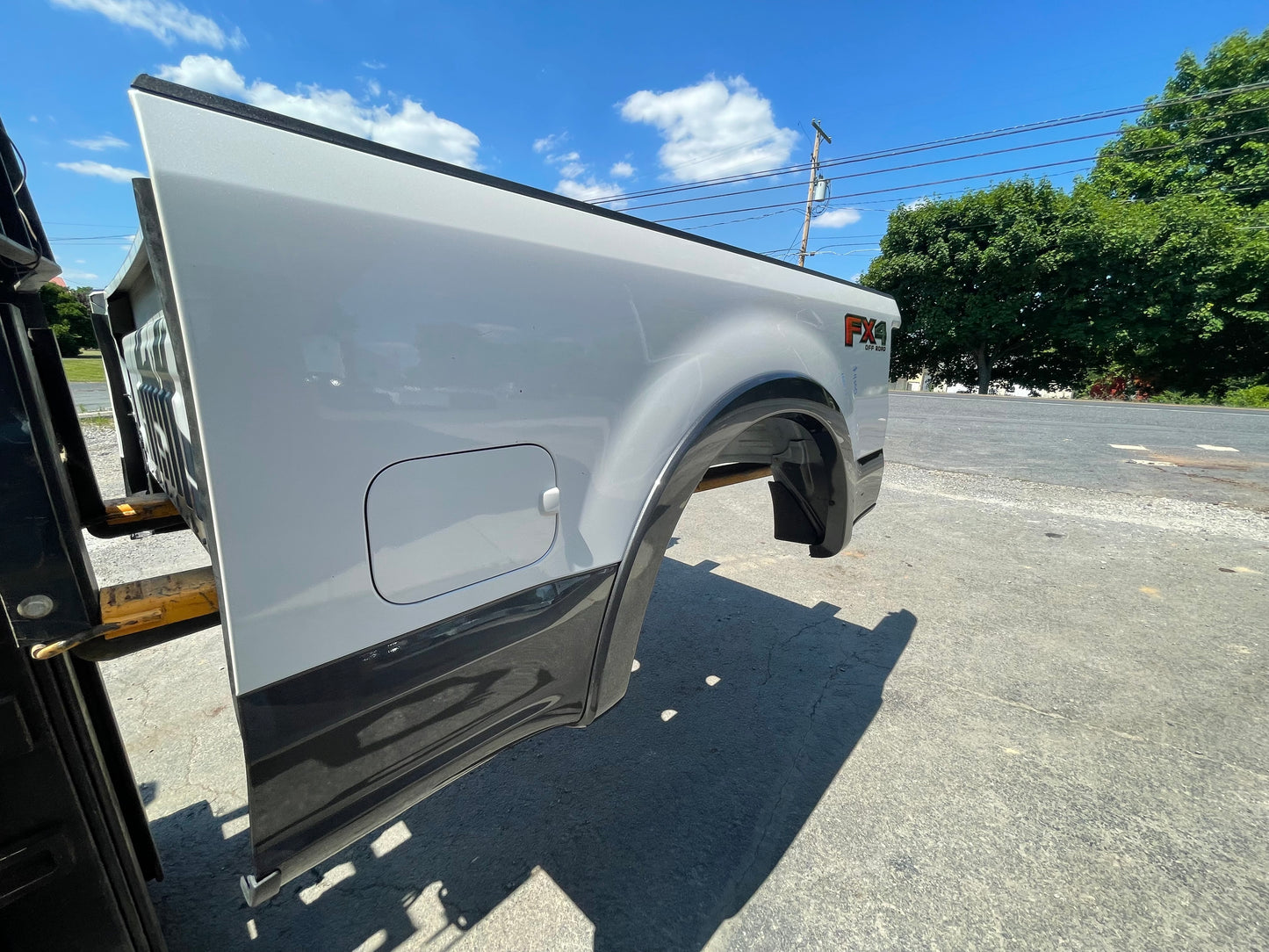 2017-2022 Superduty 6’9” pearl white/ caribou UG/H5 #102017