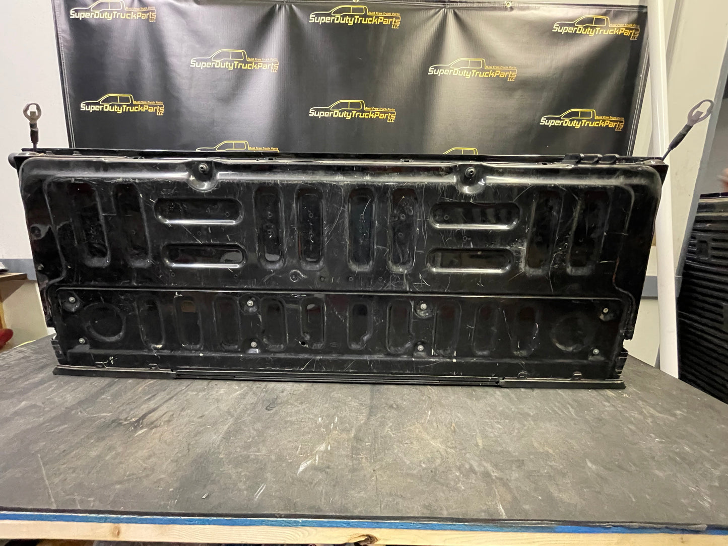 2017-2019 Superduty Tailgate- step, camera, hitch illum, power locks #10207