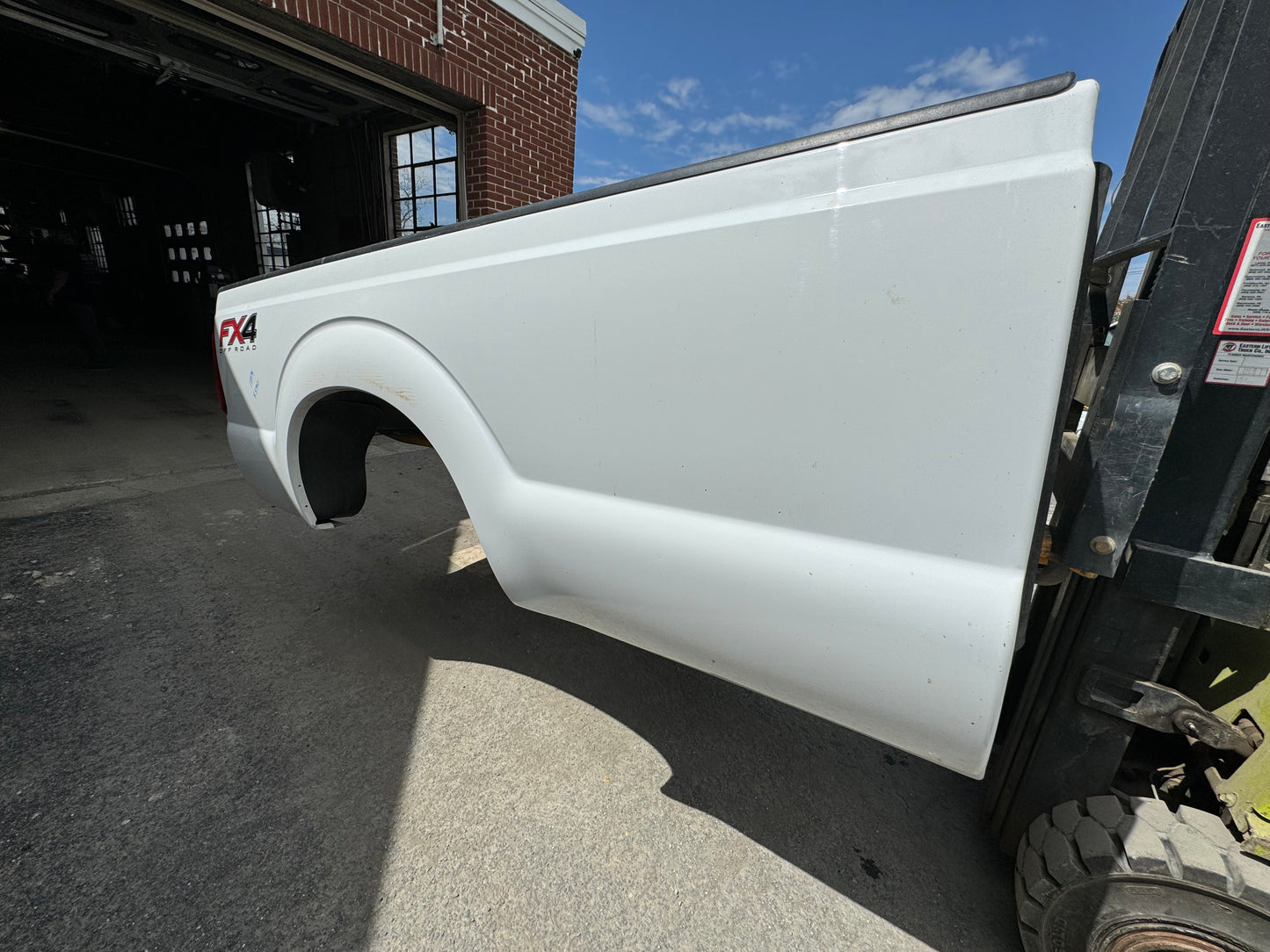 2011-2016 Superduty 8’ bed Oxford white #12594