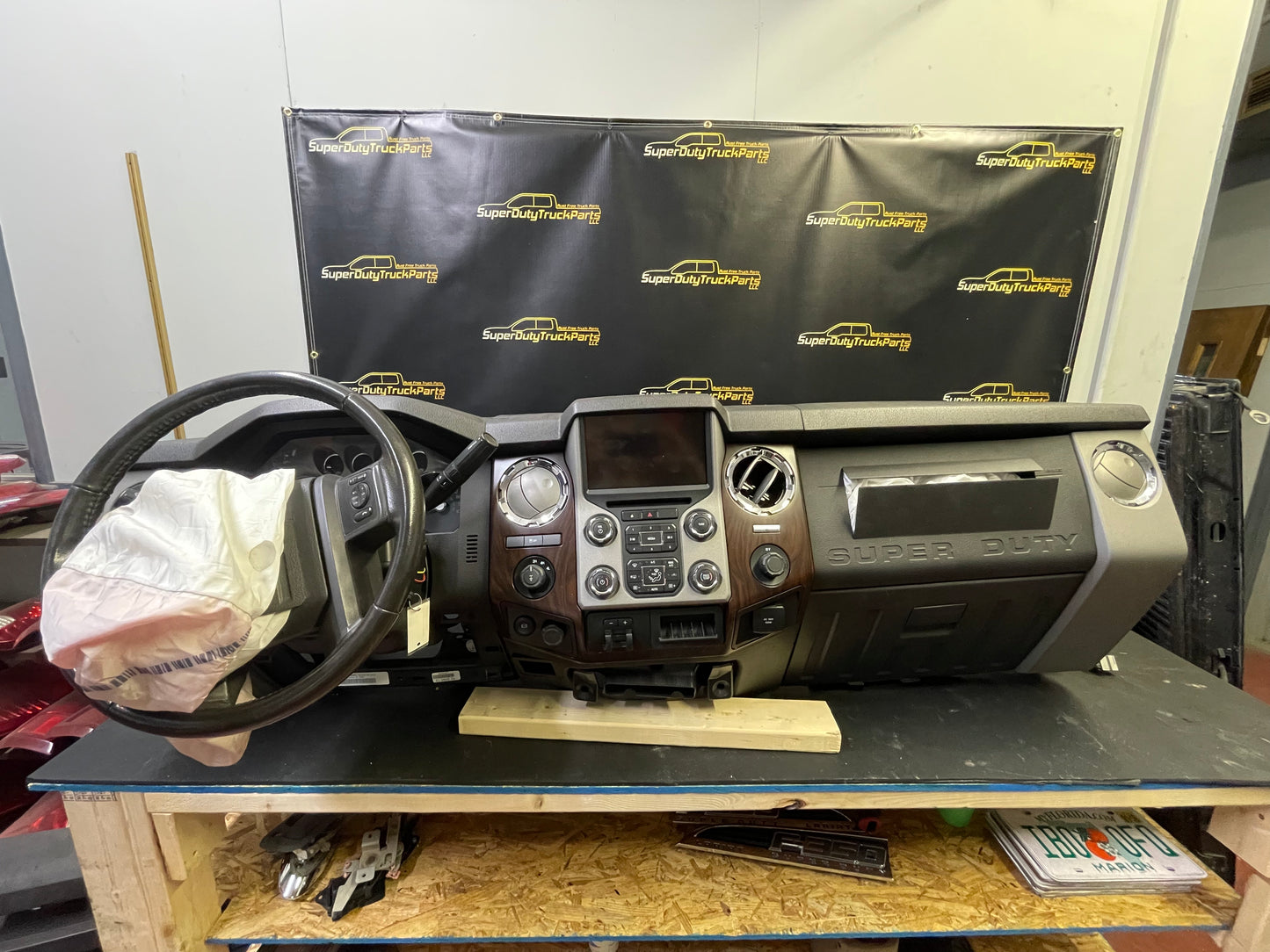 2013-2016 Superduty Lariat Dash #1045