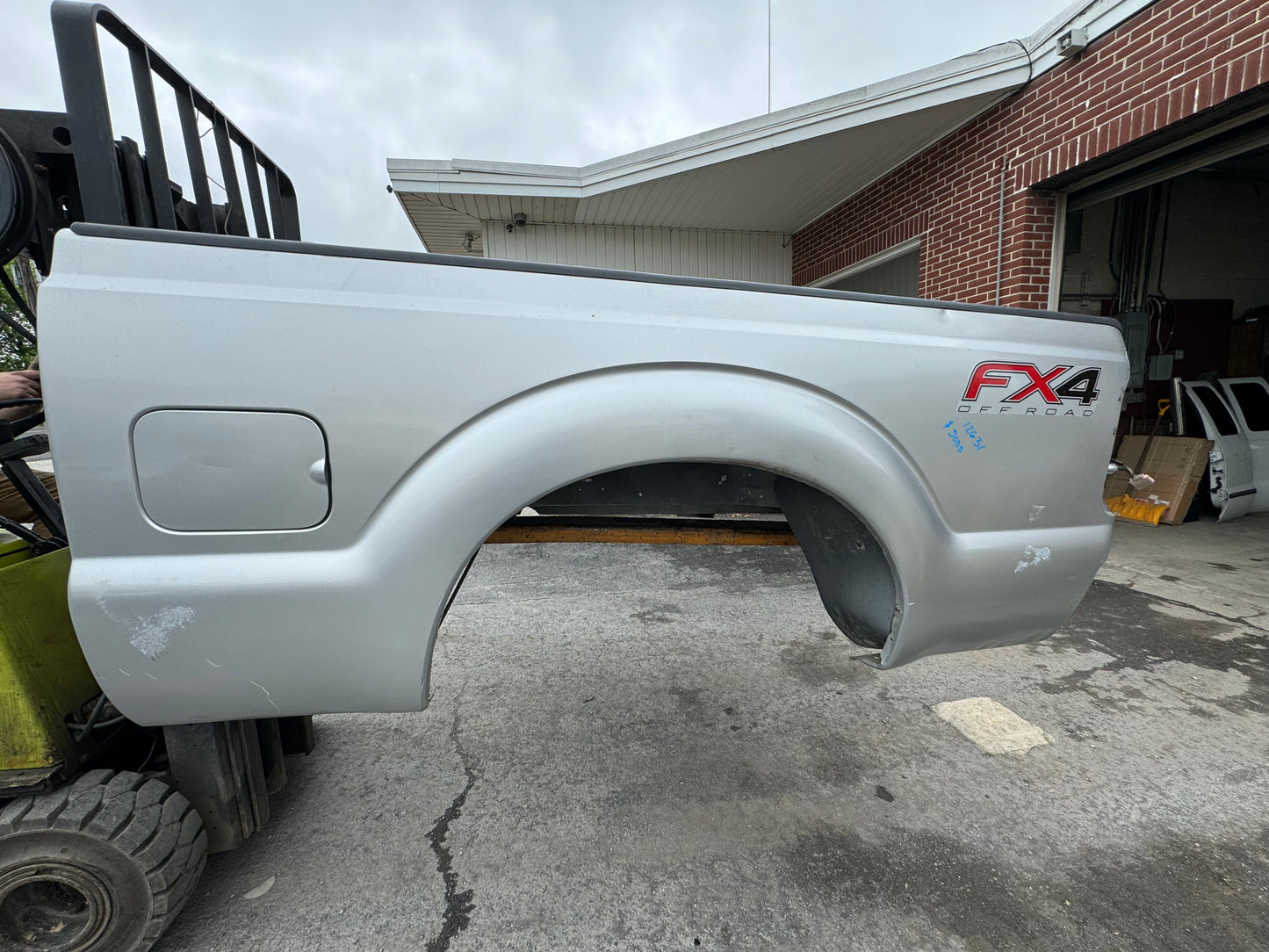 2011-2016 Superduty 6’9” ingot silver UX #12631