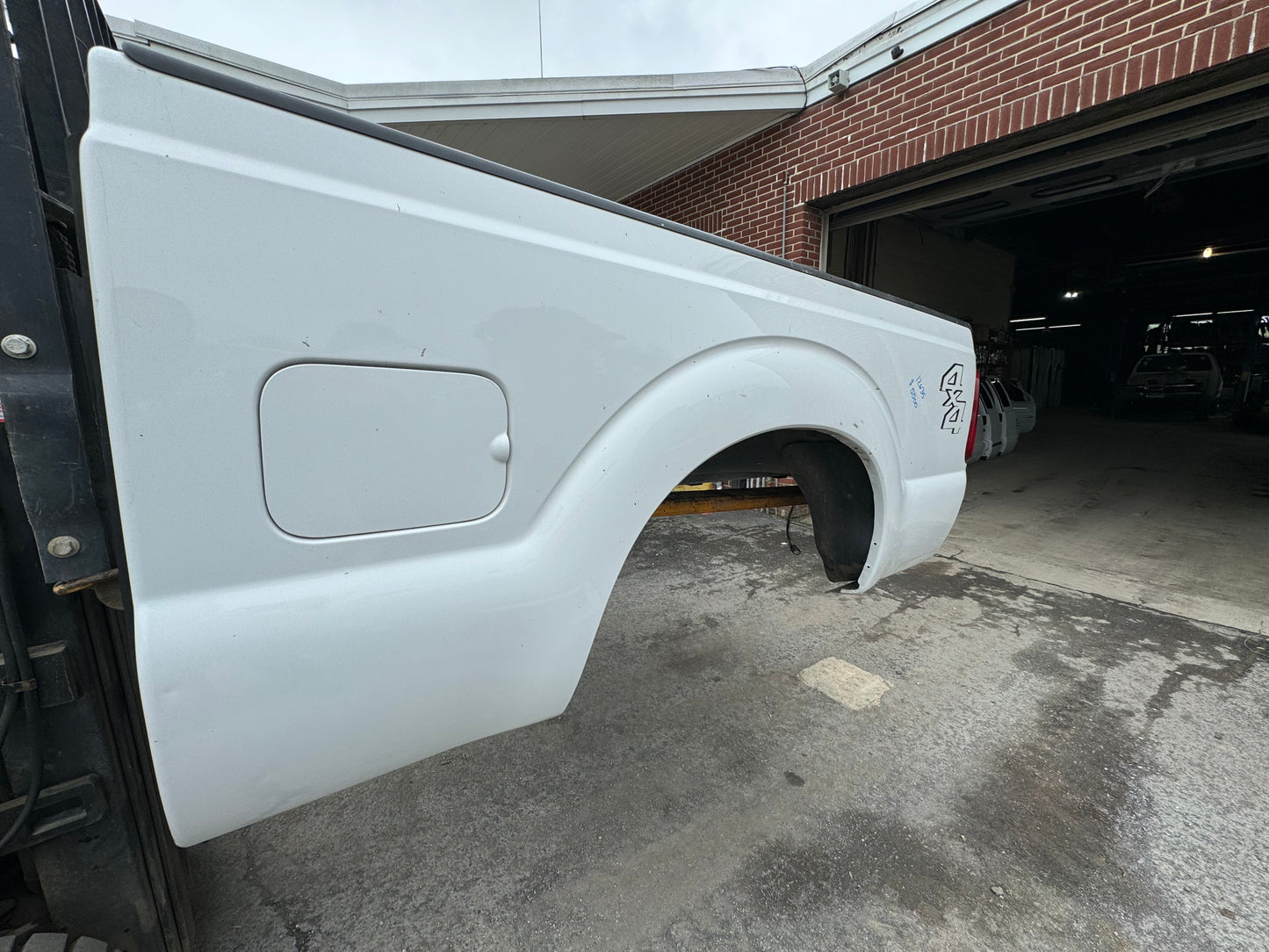 2011-2016 Superduty 6’9” Oxford white #12636