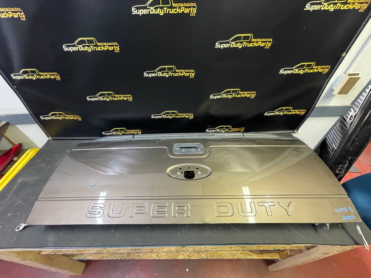 2011-2016 Superduty Tailgate w/ Step Caribou Brown H5 #10208