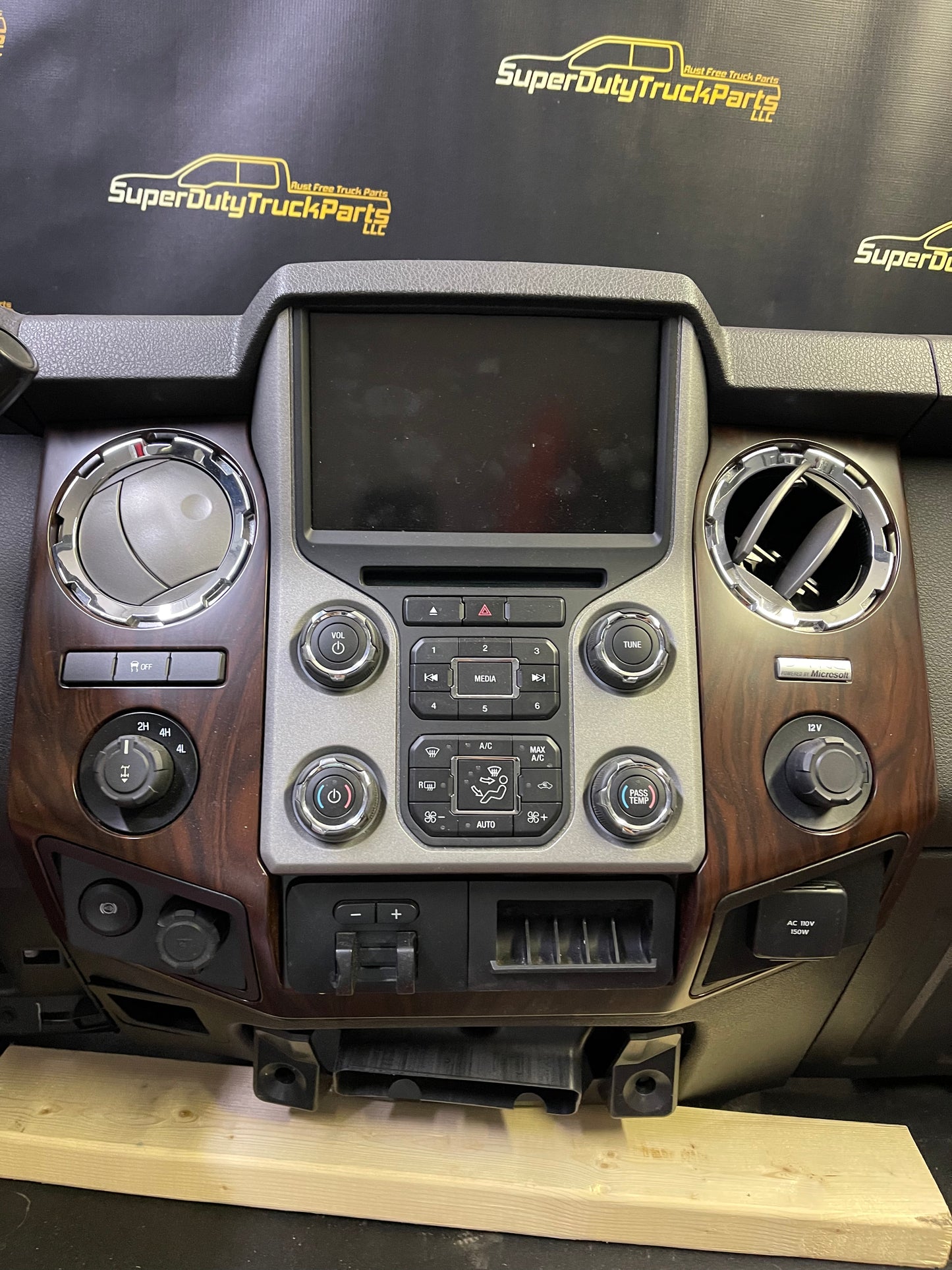 2013-2016 Superduty Lariat Dash #1045