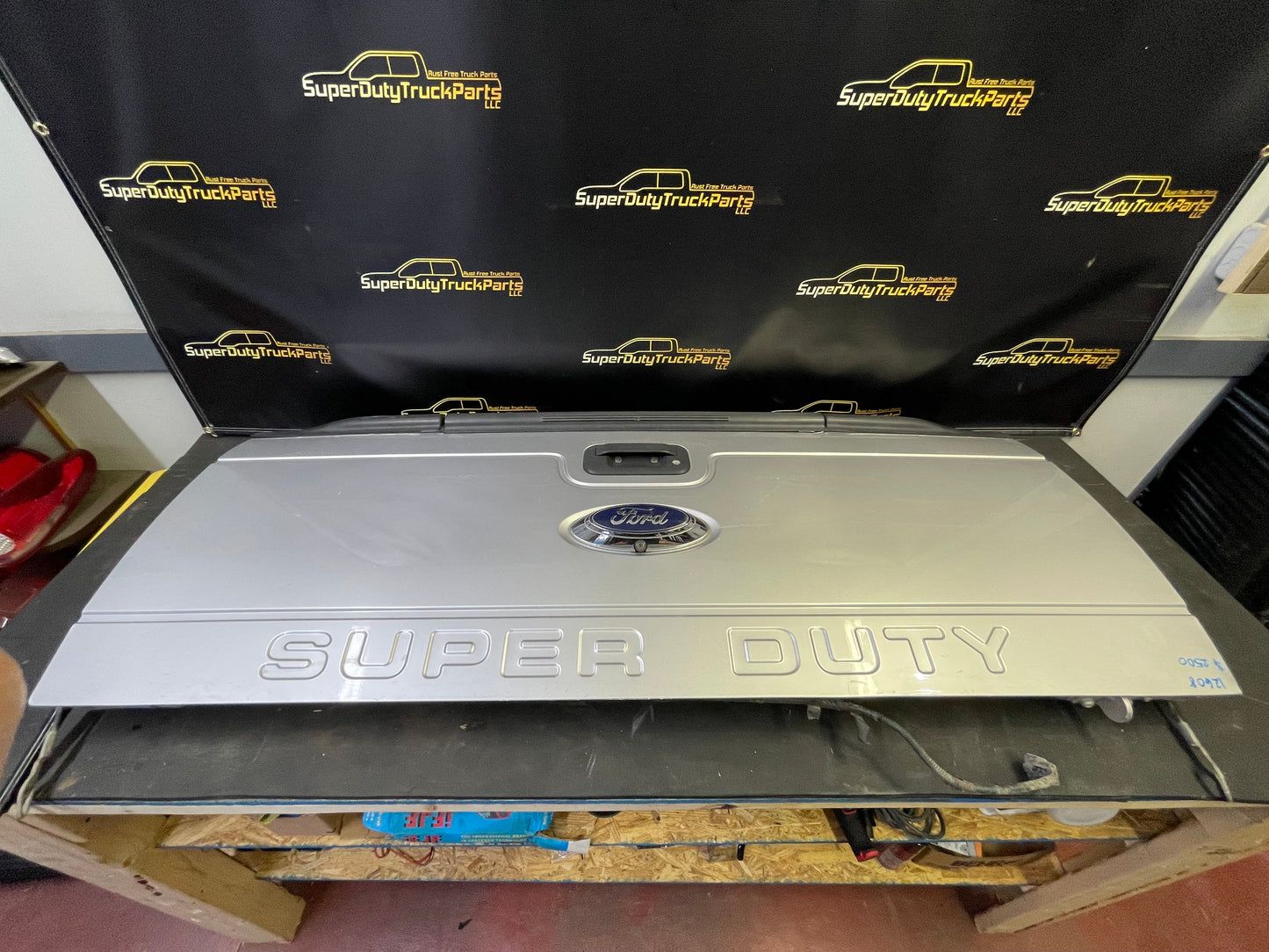 2013-2016 Superduty Tailgate step and camera (fits 08-16) silver UX #12608