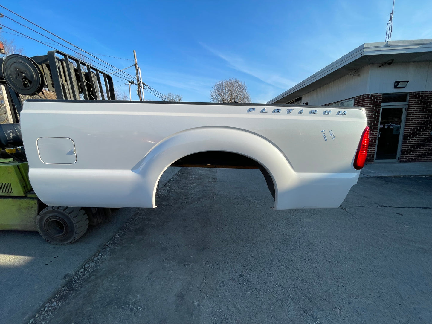 2011-2016 Superduty 8’ bed pearl white UG #12613