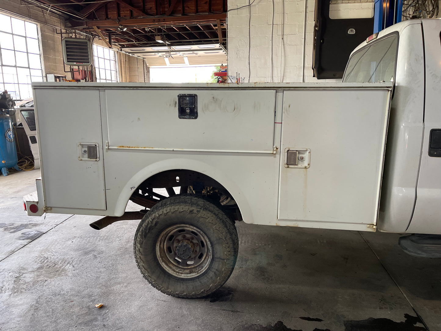 99-10 Superduty 8’ SRW Utility Bed