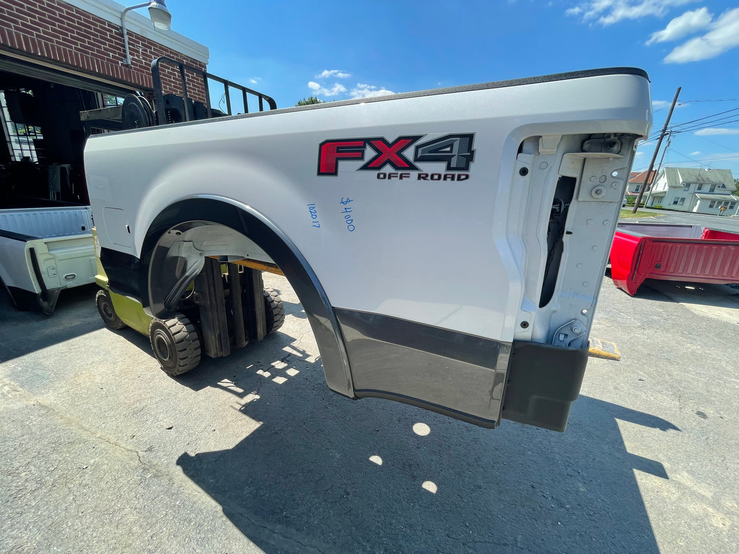 2017-2022 Superduty 6’9” pearl white/ caribou UG/H5 #102017