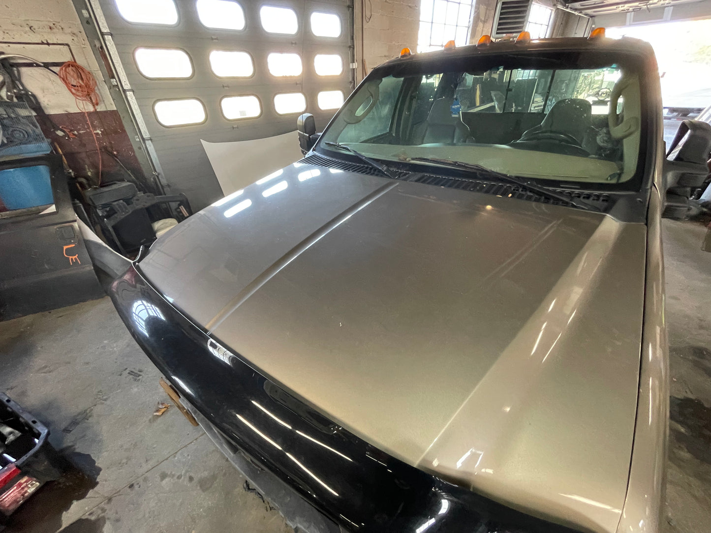 99-07 Superduty Hood Arizona Beige