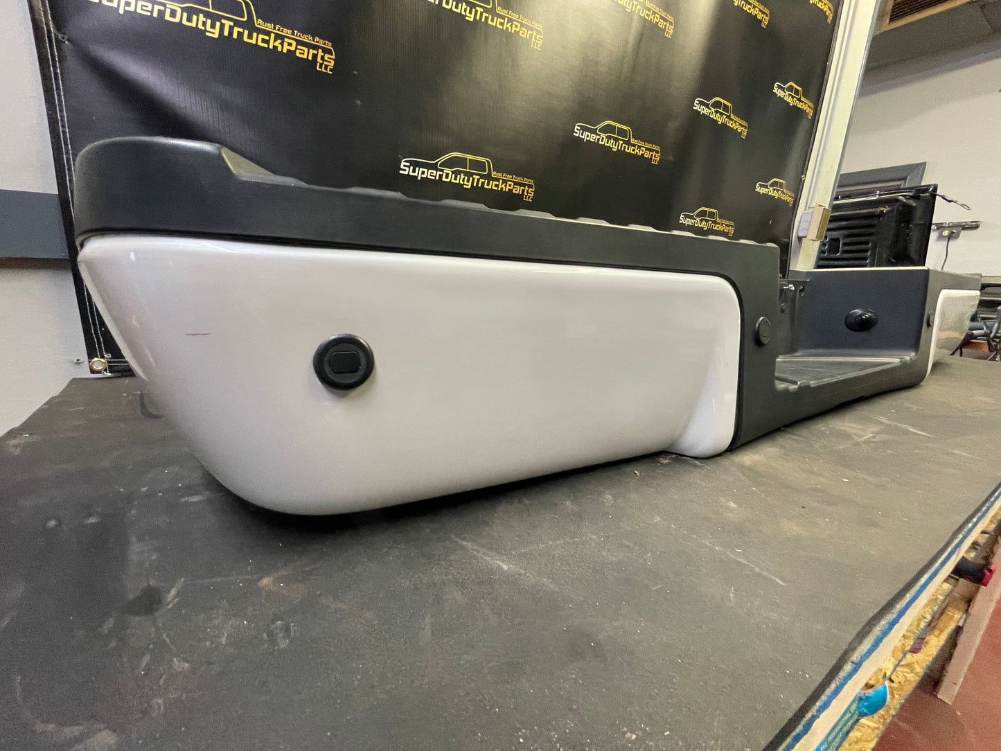 2011-2016 Superduty Rear Bumper Pearl White UG #12601