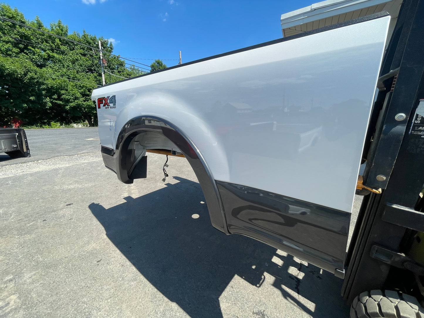 2017-2022 Superduty 6’9” pearl white/ caribou UG/H5 #102017