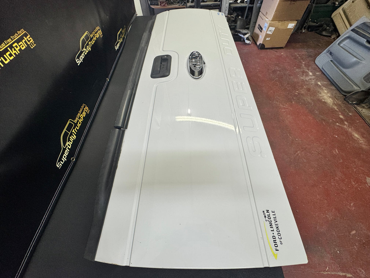 2013-2016 style Superduty Tailgate with step and camera Oxford white #12656
